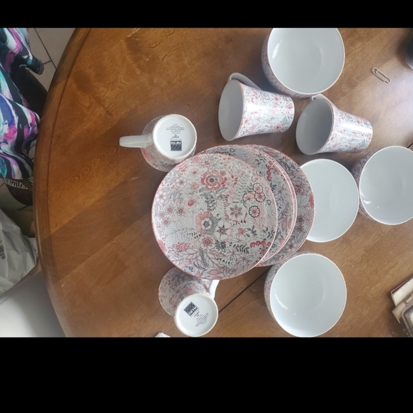 Set of Fifth 222 4 plates 4 bowls and 4 cups - Picture 2 of 7